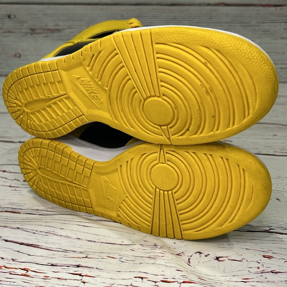 Nike-Dunk High- Iowa-Sz-9-2020
CZ8149-002 - Picture 4 of 8